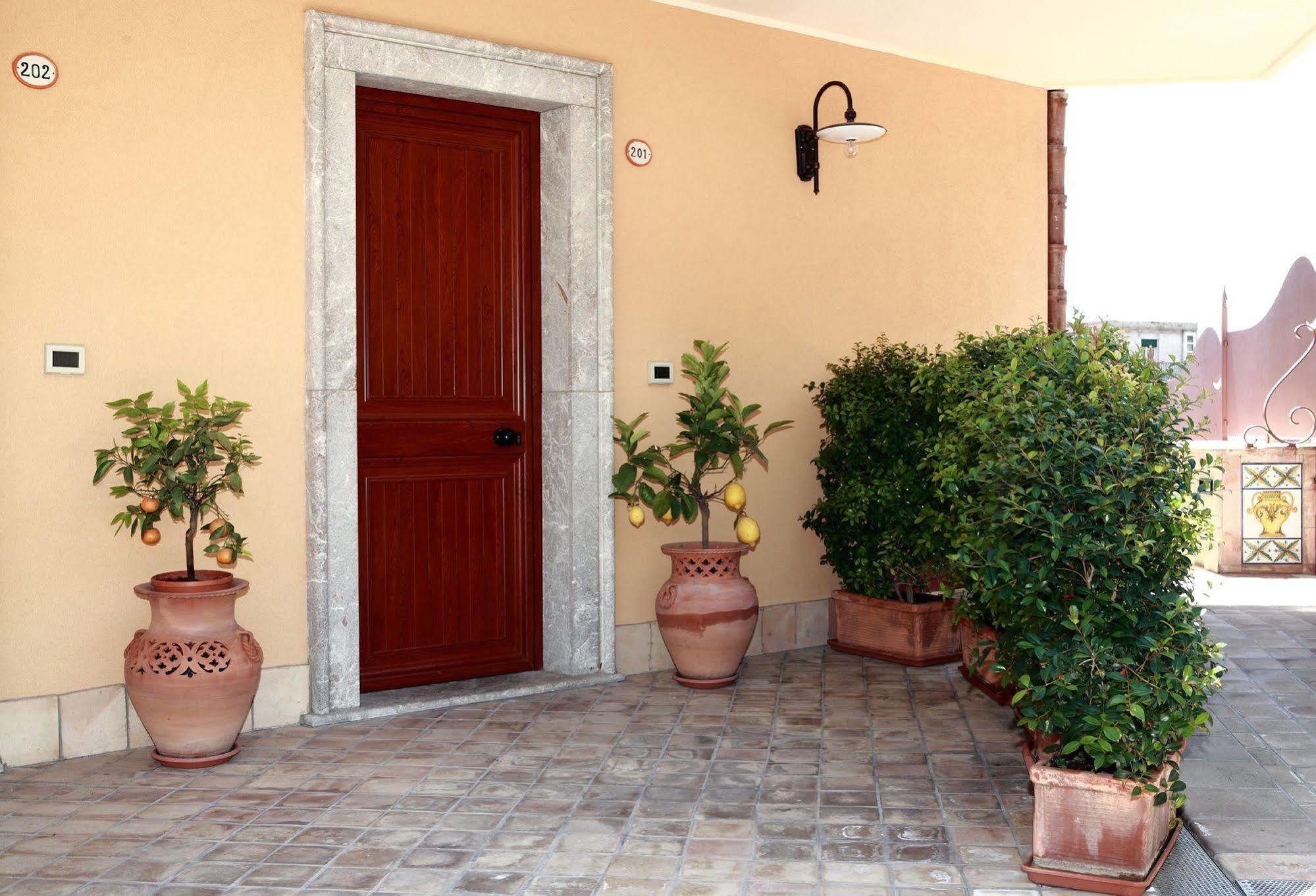 Villa Cristina Giardini Naxos Exterior photo